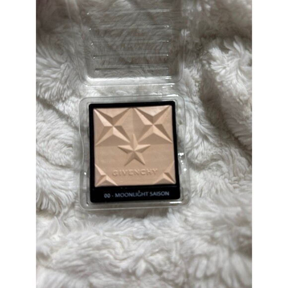 Givenchy highlighter - Picture 1 of 3